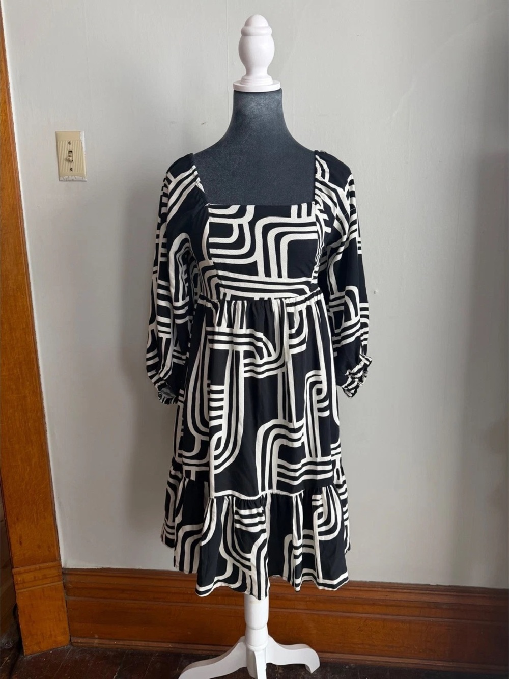 Black & White Geometric Square-Neck Dress